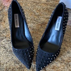 Steve madden spiked Daisy in black size 8 1/2